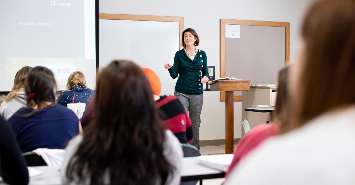 Dr. Catherine Franssen teaching students at Longwood